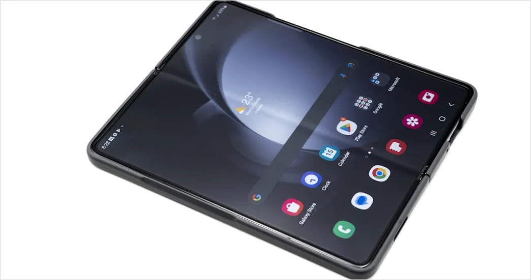Detail Foldable Phone Concept Product Shot Closeup Number 7