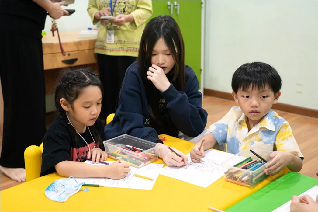 Detail Kids Counting Numbers With Fingers Classroom Number 4