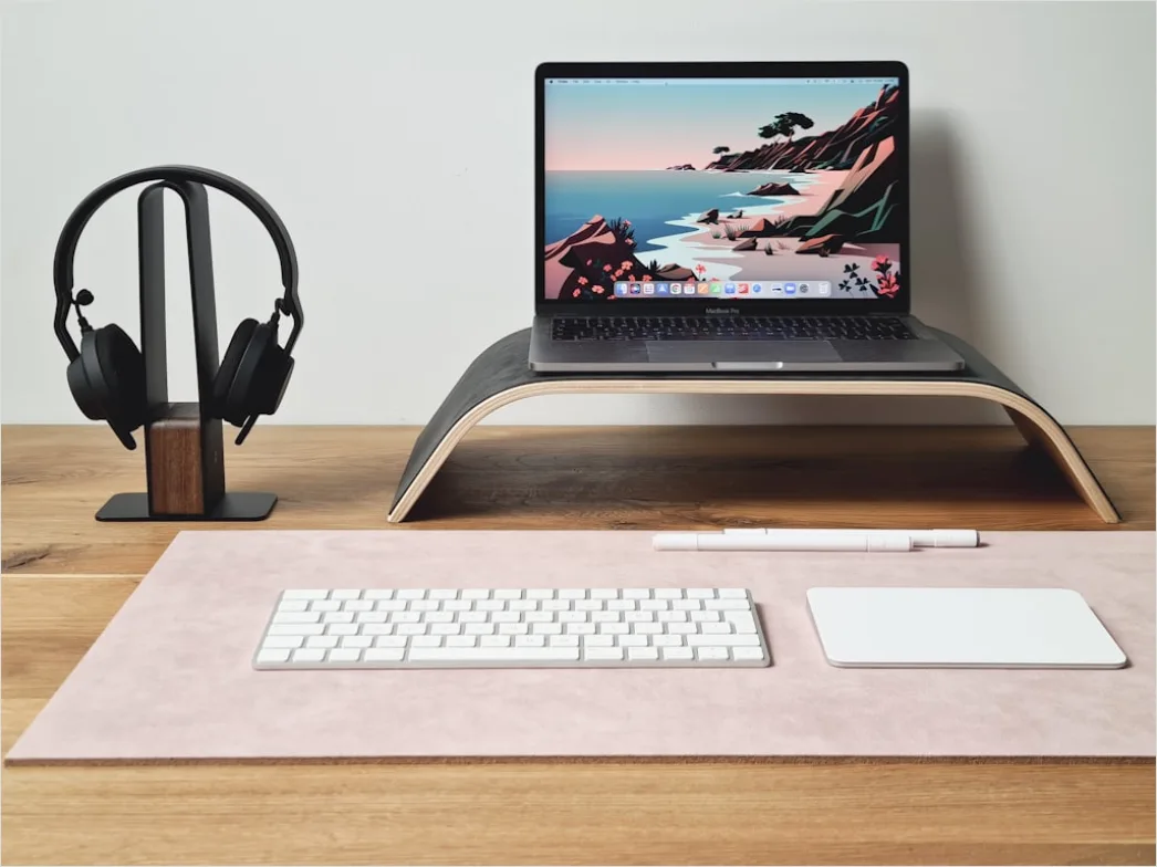 Detail Laptop Workspace Setup Modern Minimal Desk Number 11