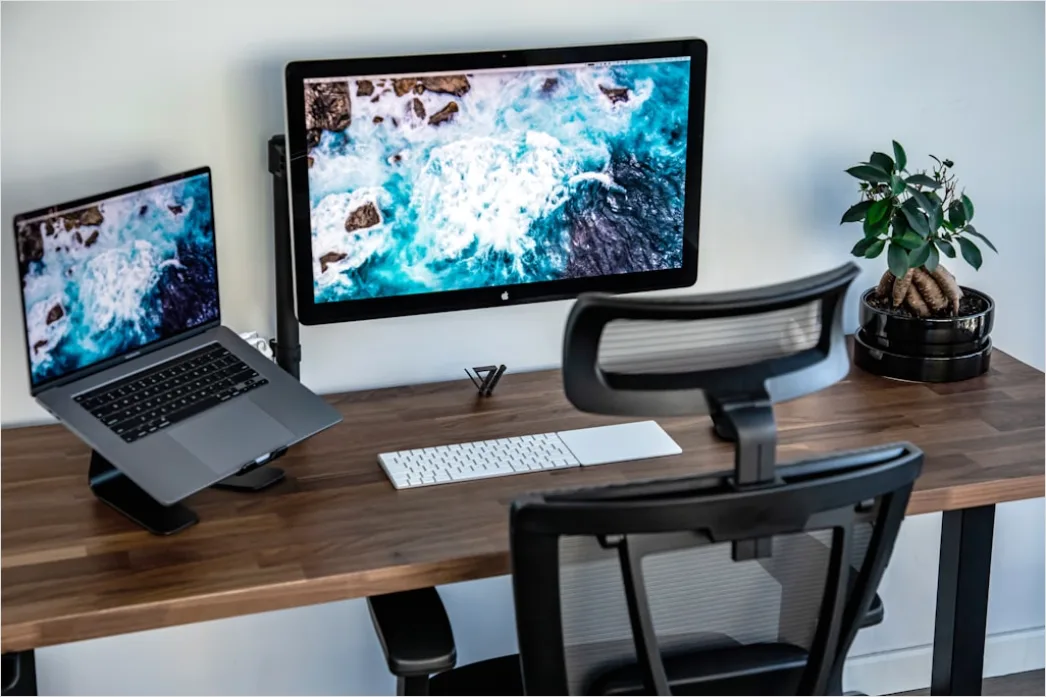 Detail Laptop Workspace Setup Modern Minimal Desk Number 16