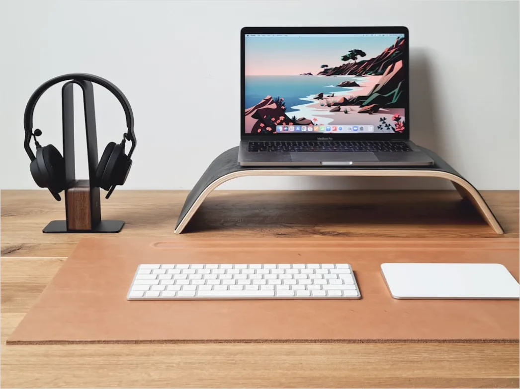 Detail Laptop Workspace Setup Modern Minimal Desk Number 19