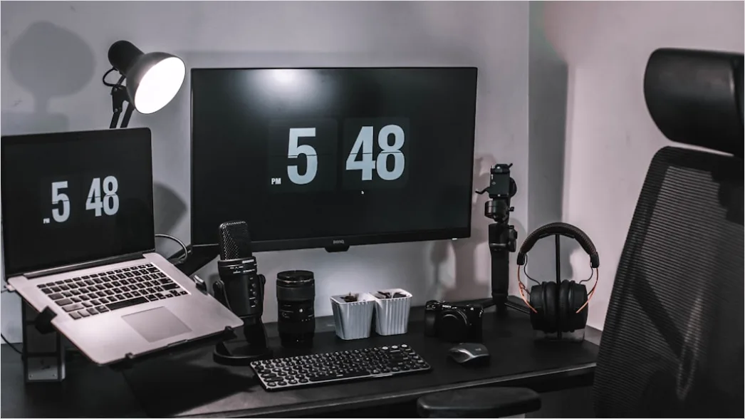 Detail Laptop Workspace Setup Modern Minimal Desk Number 3