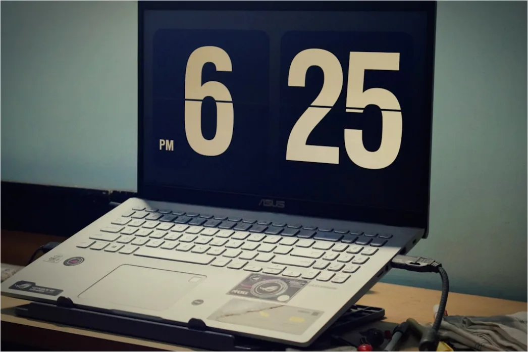 Detail Laptop Workspace Setup Modern Minimal Desk Number 5