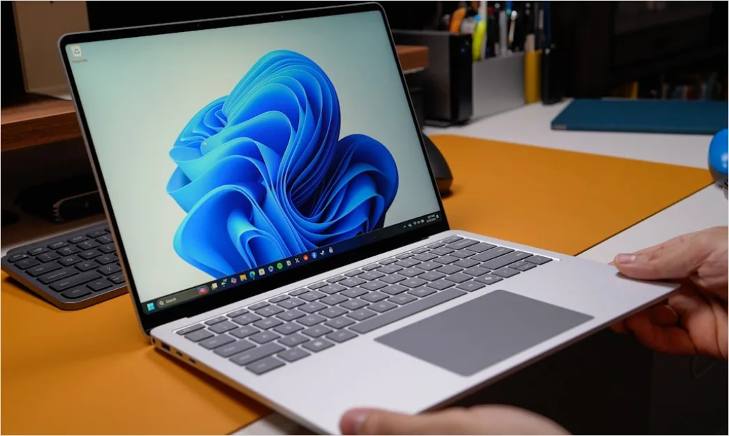 Detail Laptop Workspace Setup Modern Minimal Desk Number 6