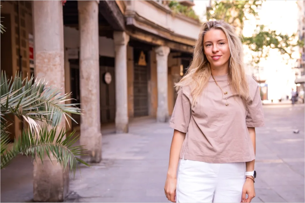 Detail Minimalistische Outfits Damen Beige Weiß Number 15
