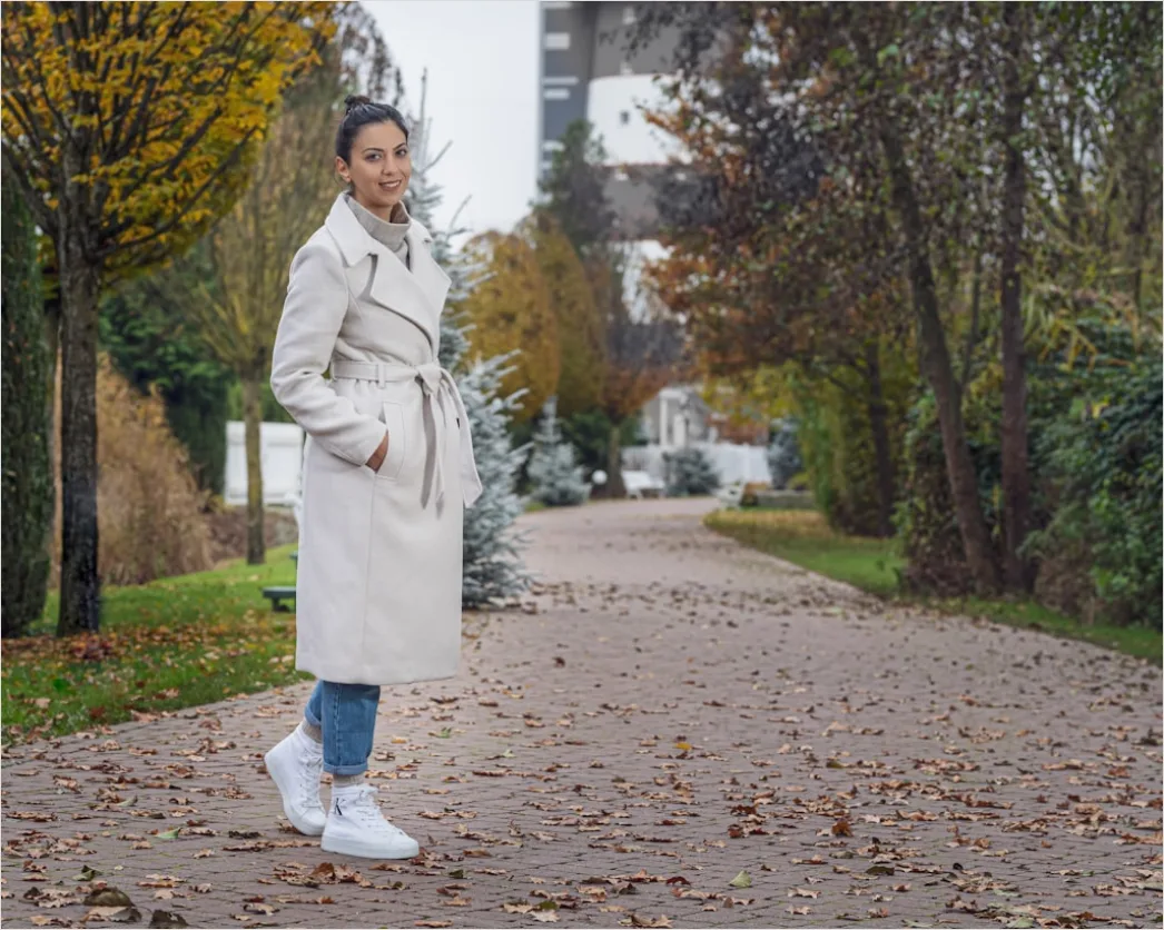 Detail Minimalistische Outfits Damen Beige Weiß Number 5