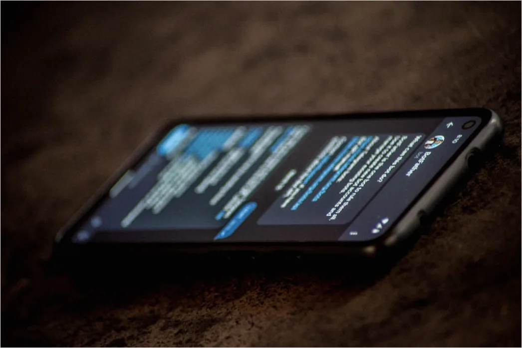Detail Phishing Email Scam Concept On Smartphone Number 20