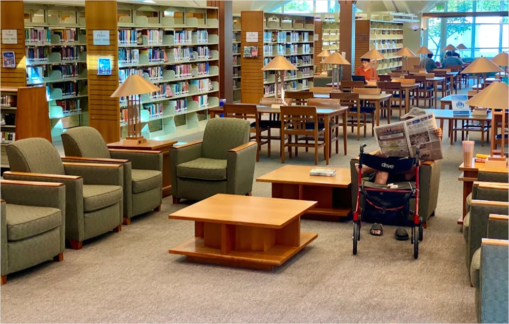 Detail Public Library Interior Study Tables And Books Number 5