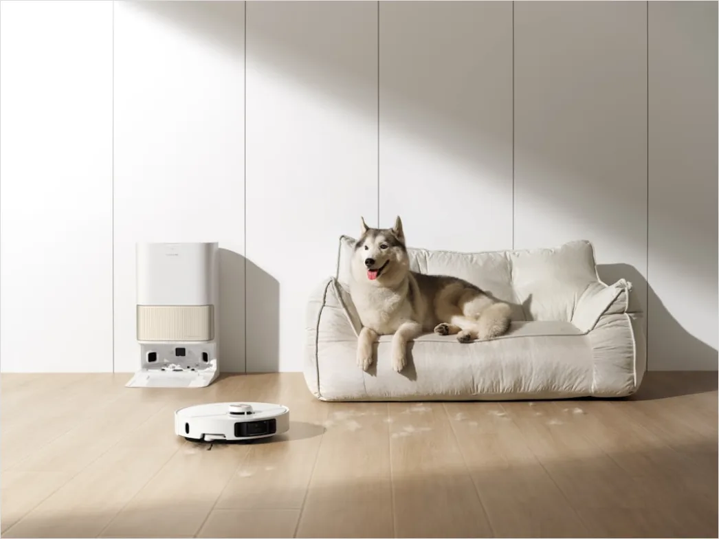 Detail Robot Vacuum Cleaner In Modern Living Room Number 4