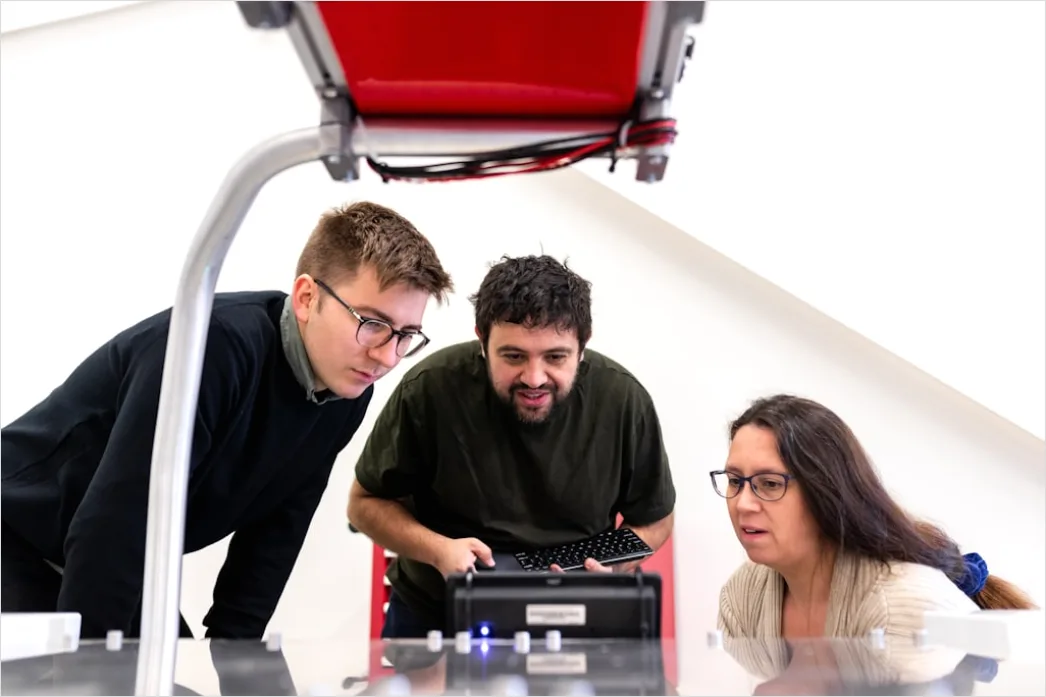 Detail Robotics Engineering Team Building Prototype Lab Number 4
