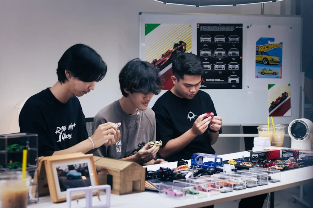 Detail Robotics Engineering Team Building Prototype Lab Number 10