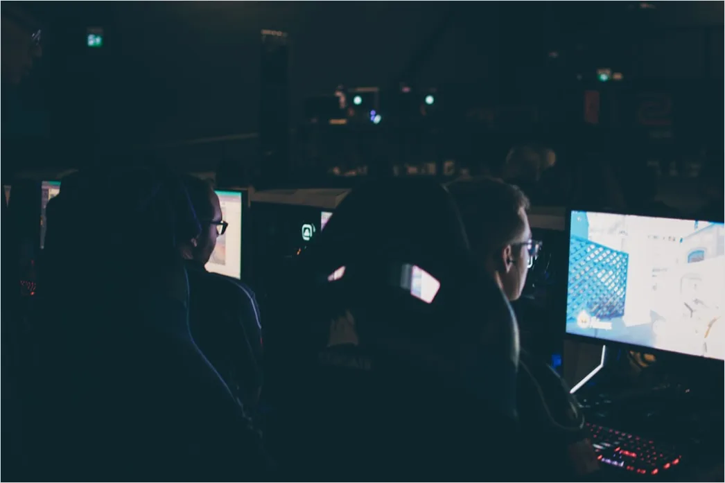 Detail Security Operations Center Soc Analysts Working Number 11