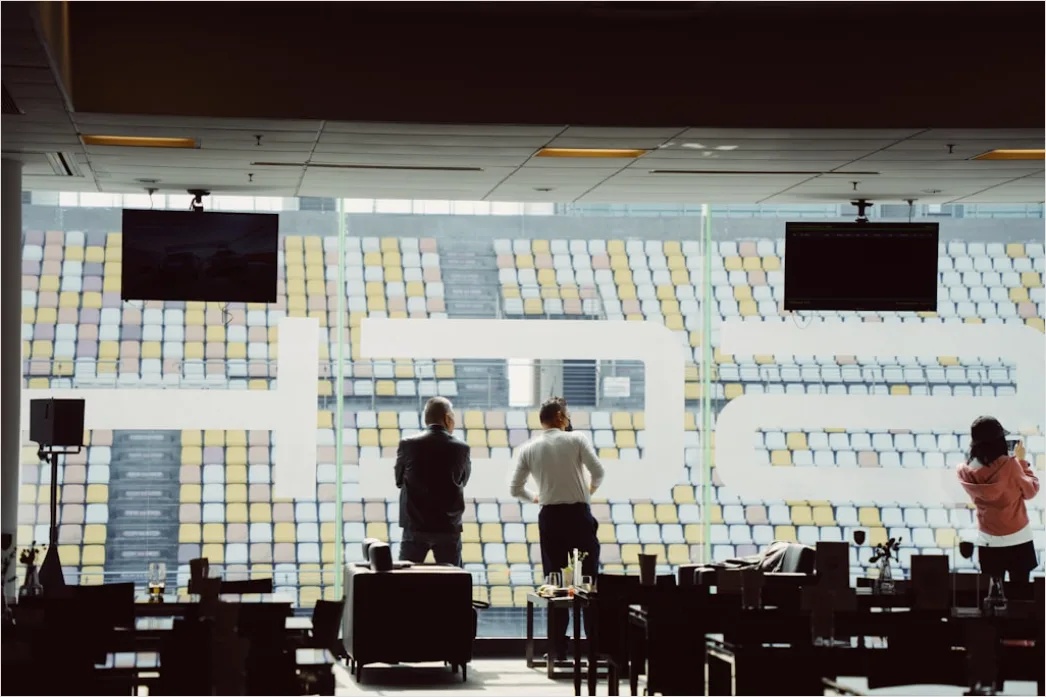 Detail Security Operations Center Soc Analysts Working Number 14