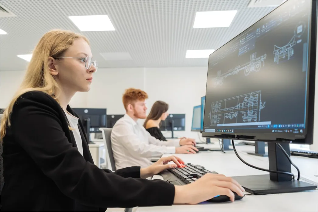 Detail Security Operations Center Soc Analysts Working Number 19