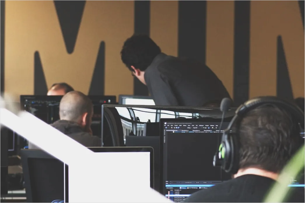 Detail Security Operations Center Soc Analysts Working Number 4