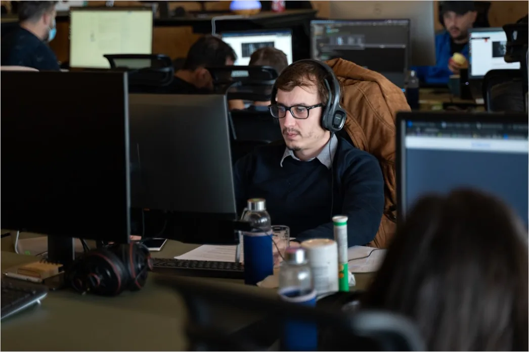 Detail Security Operations Center Soc Analysts Working Number 10
