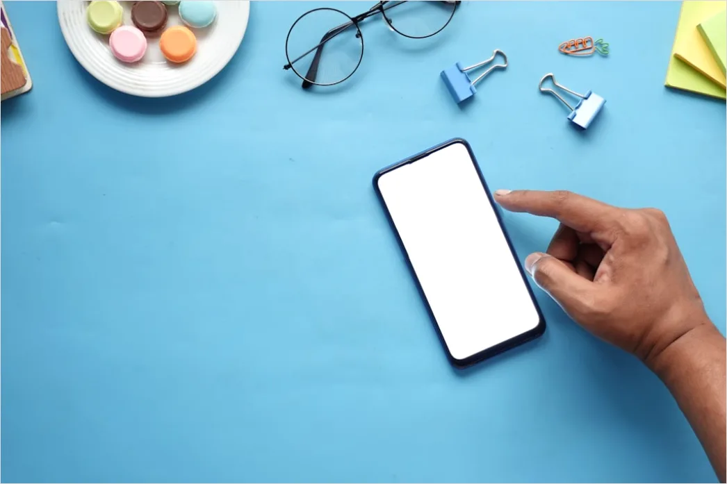 Detail Smartphone Mockup In Hand Minimal Background Number 17