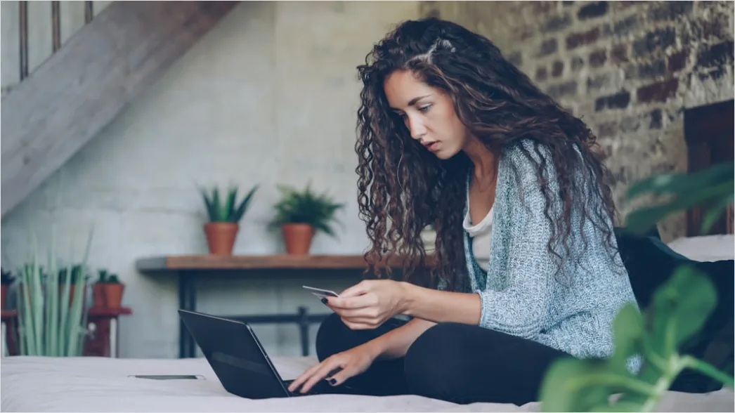 Detail Student Learning Online With Laptop At Home Number 20