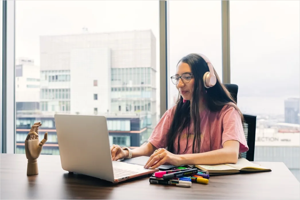 Detail Student Wearing Headphones Watching Online Lecture Number 14