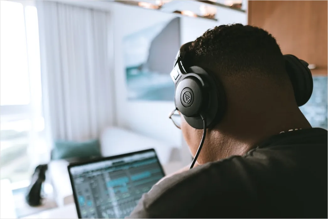 Detail Student Wearing Headphones Watching Online Lecture Number 17