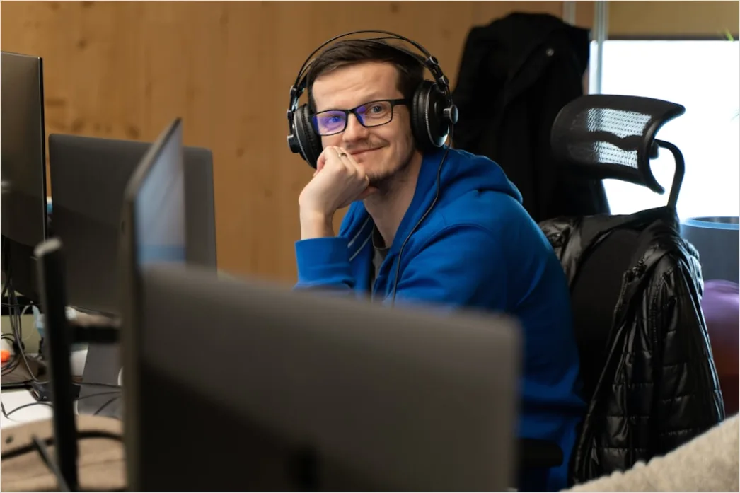 Detail Student Wearing Headphones Watching Online Lecture Number 18