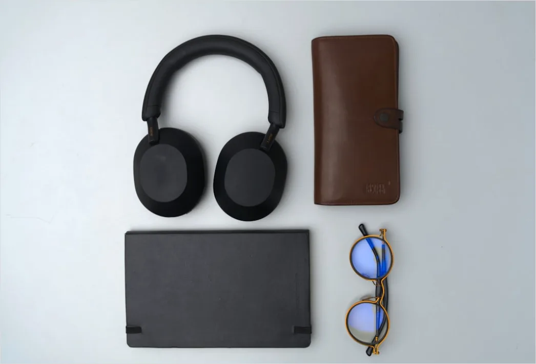 Detail Tech Flat Lay Gadgets On White Background Number 13