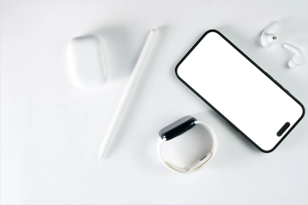 Detail Tech Flat Lay Gadgets On White Background Number 3