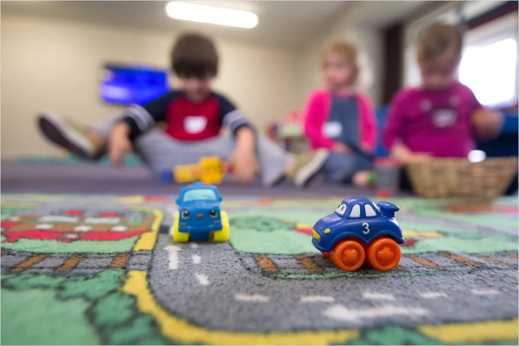 Detail Toddler Sensory Play Activity At Daycare Number 10