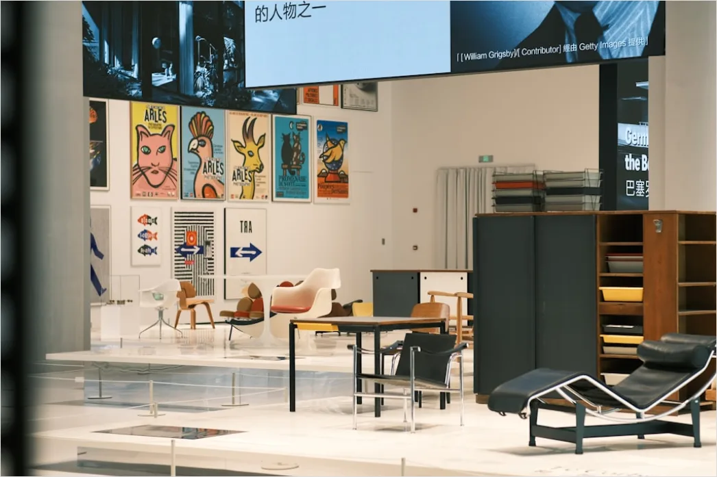 Detail Virtual Showroom Concept With Vr Interface Number 15