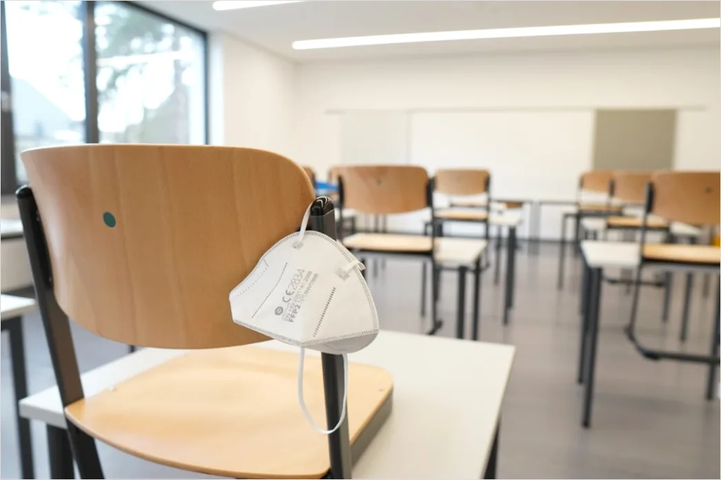 Detail Vr Training Simulation Concept In Classroom Number 11