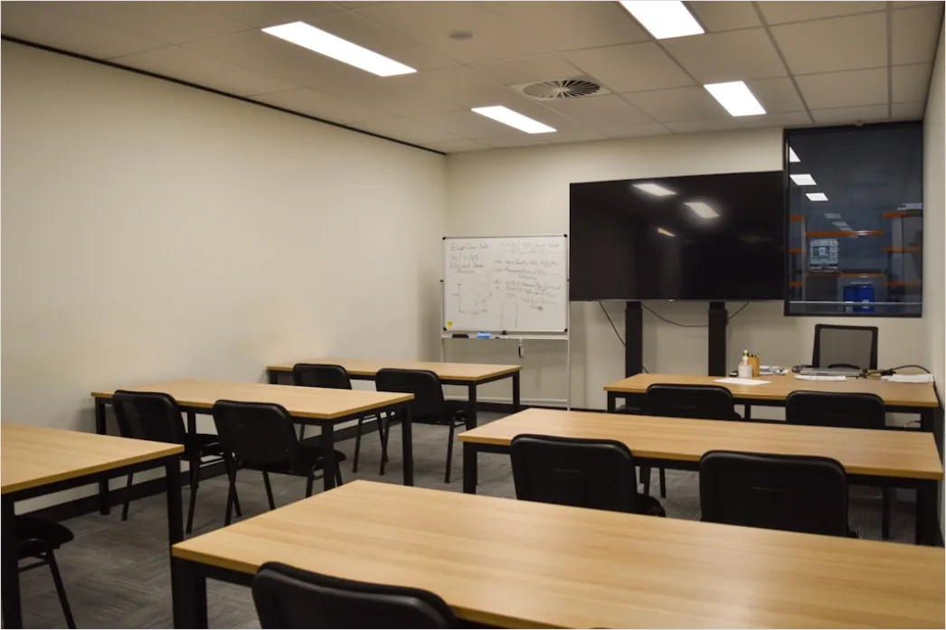 Detail Vr Training Simulation Concept In Classroom Number 16
