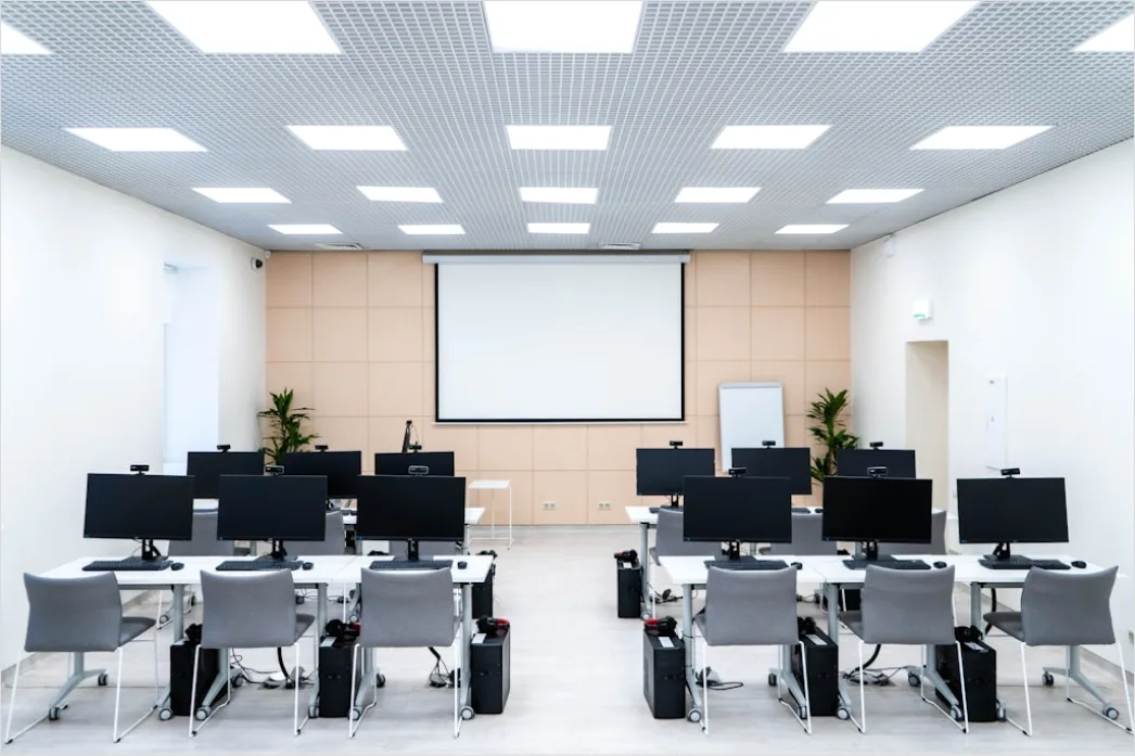 Detail Vr Training Simulation Concept In Classroom Number 17