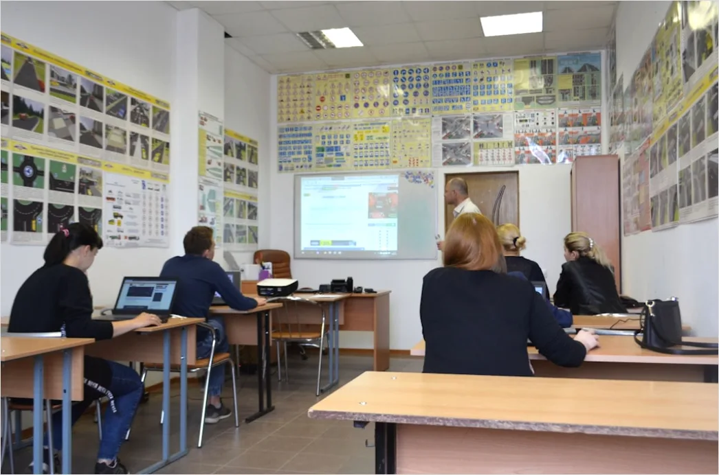 Detail Vr Training Simulation Concept In Classroom Number 19