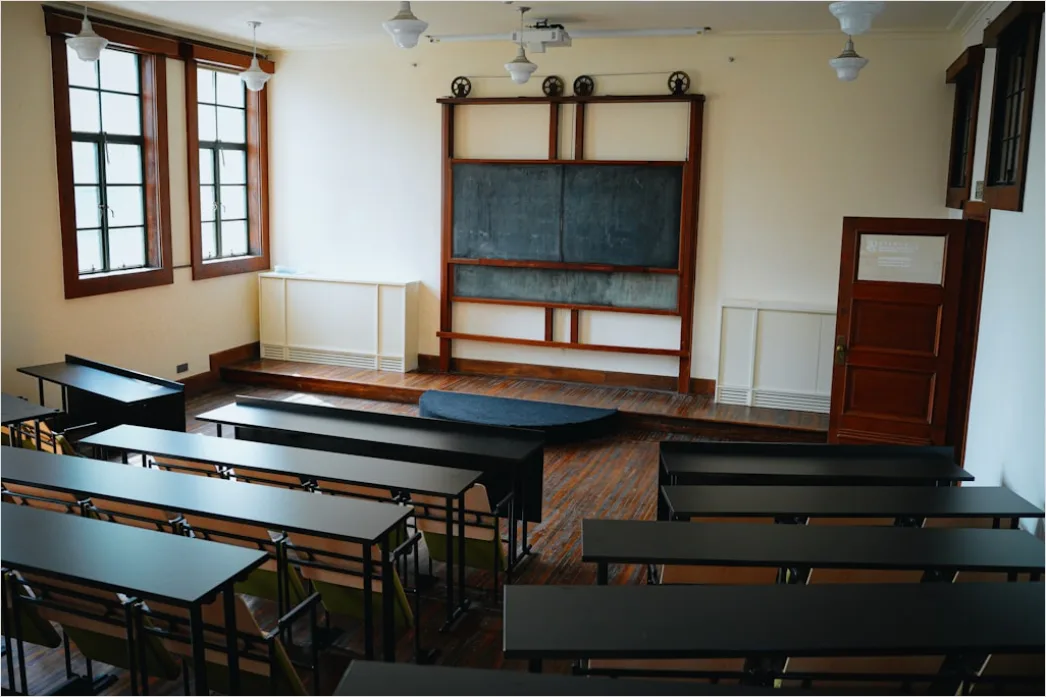 Detail Vr Training Simulation Concept In Classroom Number 9