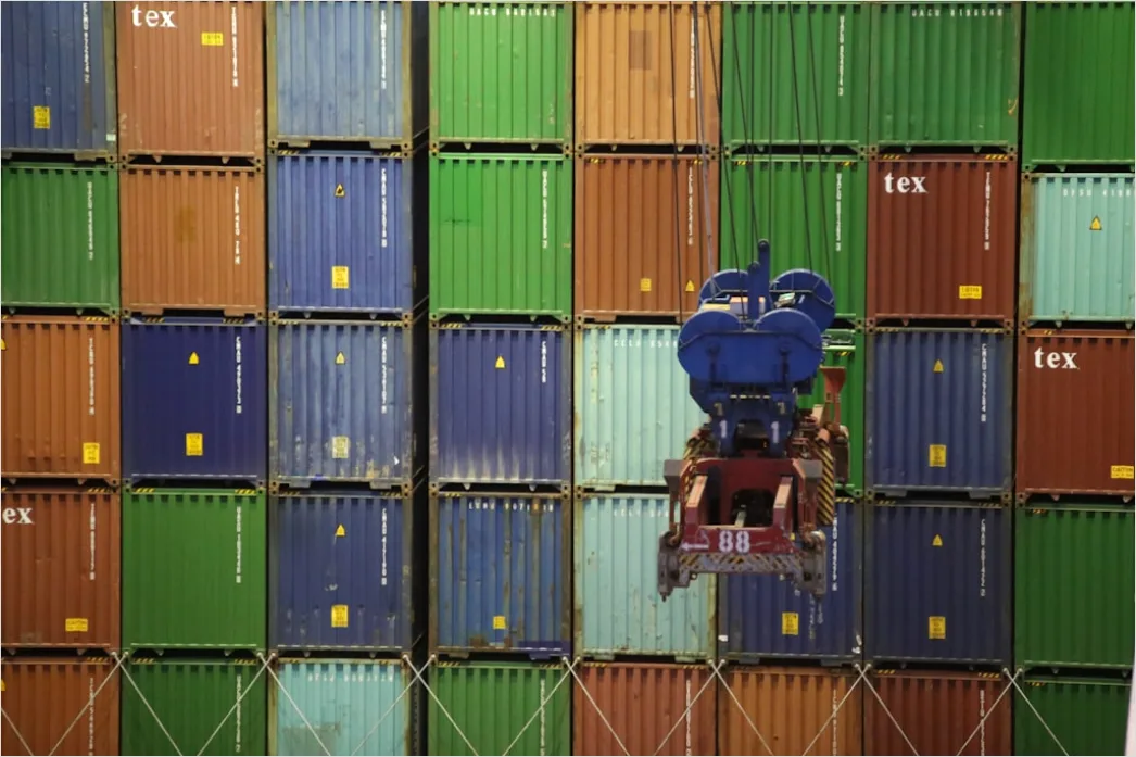 Detail Warehouse Automation Robots Moving Packages Scene Number 5