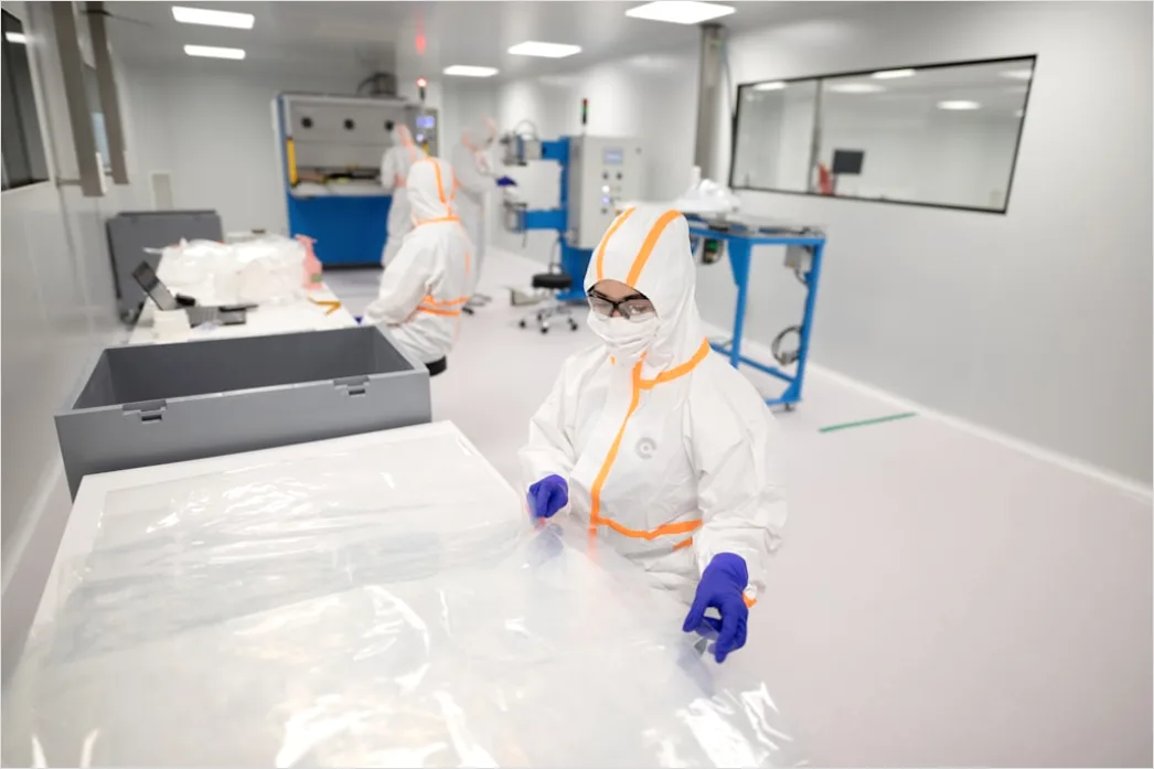 Detail Aerospace Component Manufacturing Cleanroom Environment Number 2
