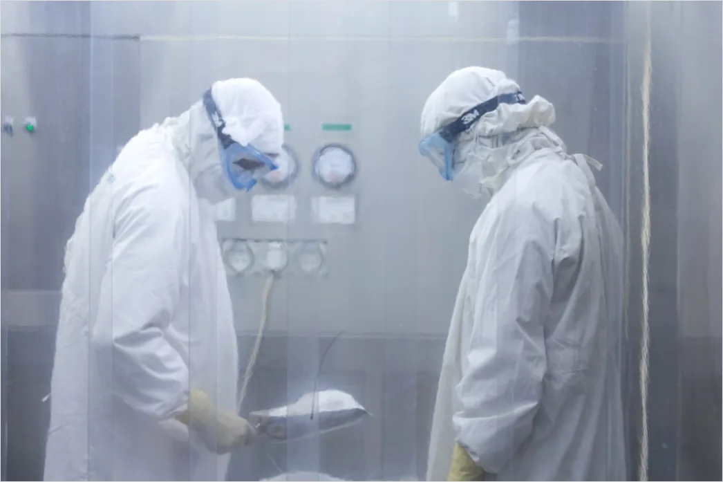 Detail Aerospace Component Manufacturing Cleanroom Environment Number 4