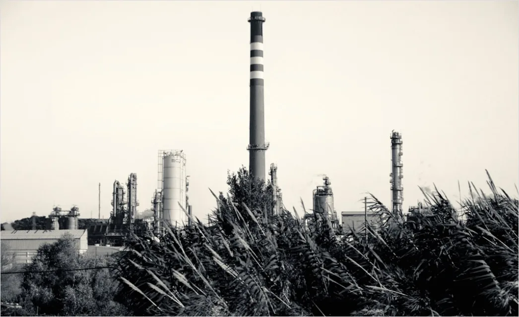Aluminum Smelting Plant Exterior Industrial Landscape C7b1
