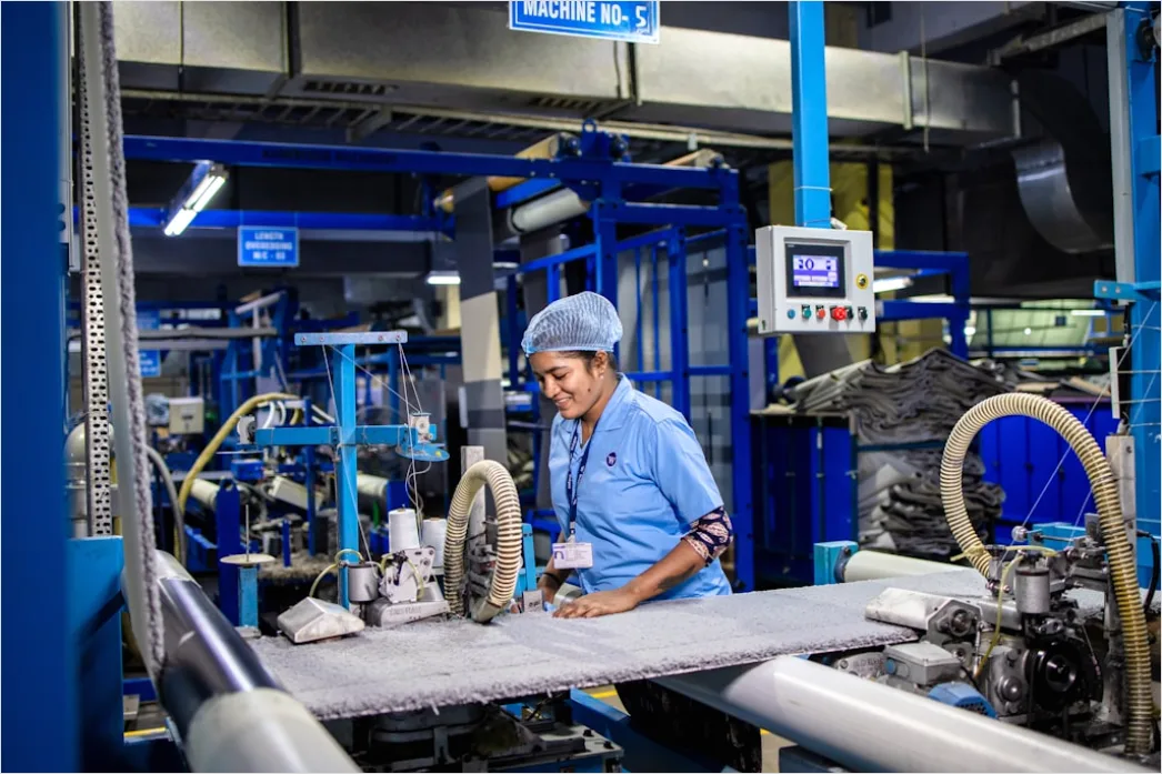 Detail Automotive Quality Control Inspection Line Worker Number 15