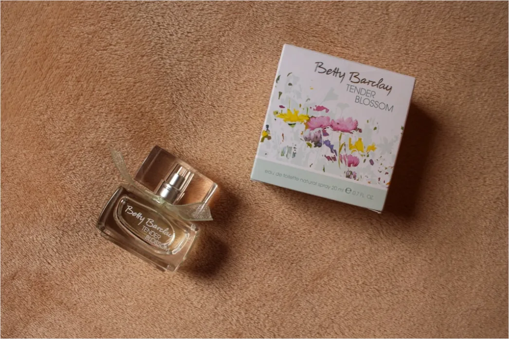 Detail Beauty Product Close Up Macro Photography Number 3