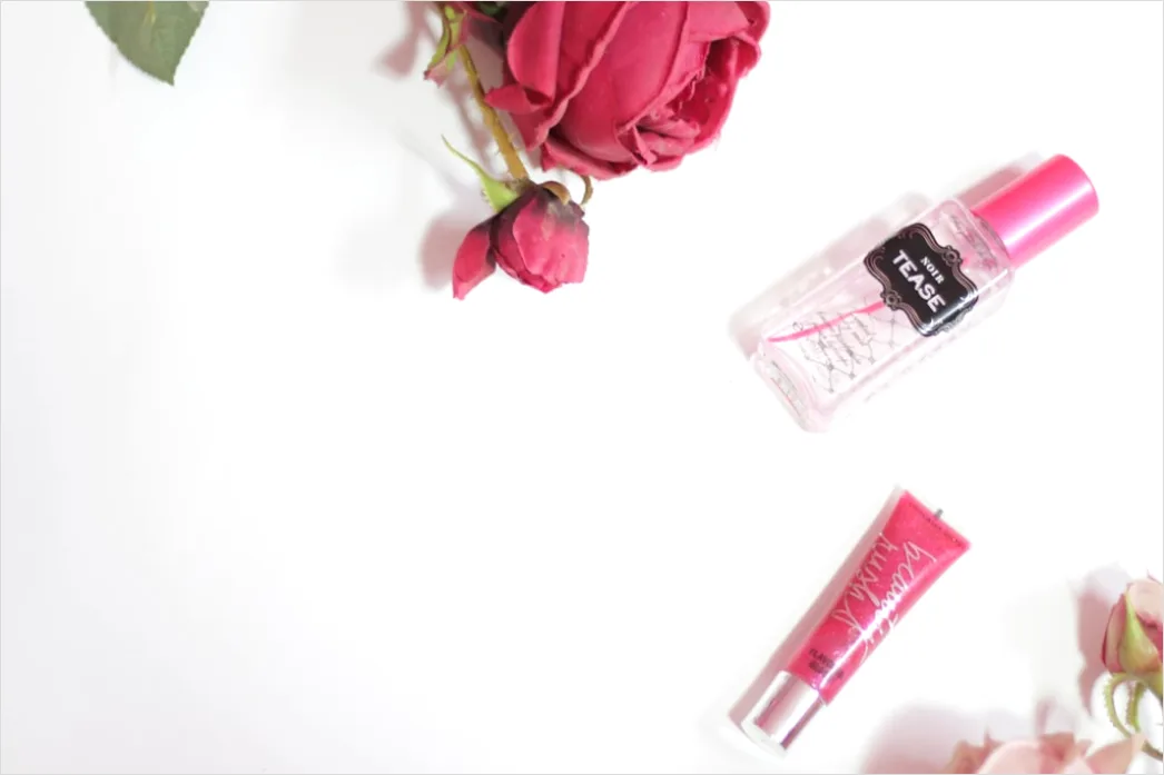 Detail Beauty Products Flat Lay Minimal White Background Number 11