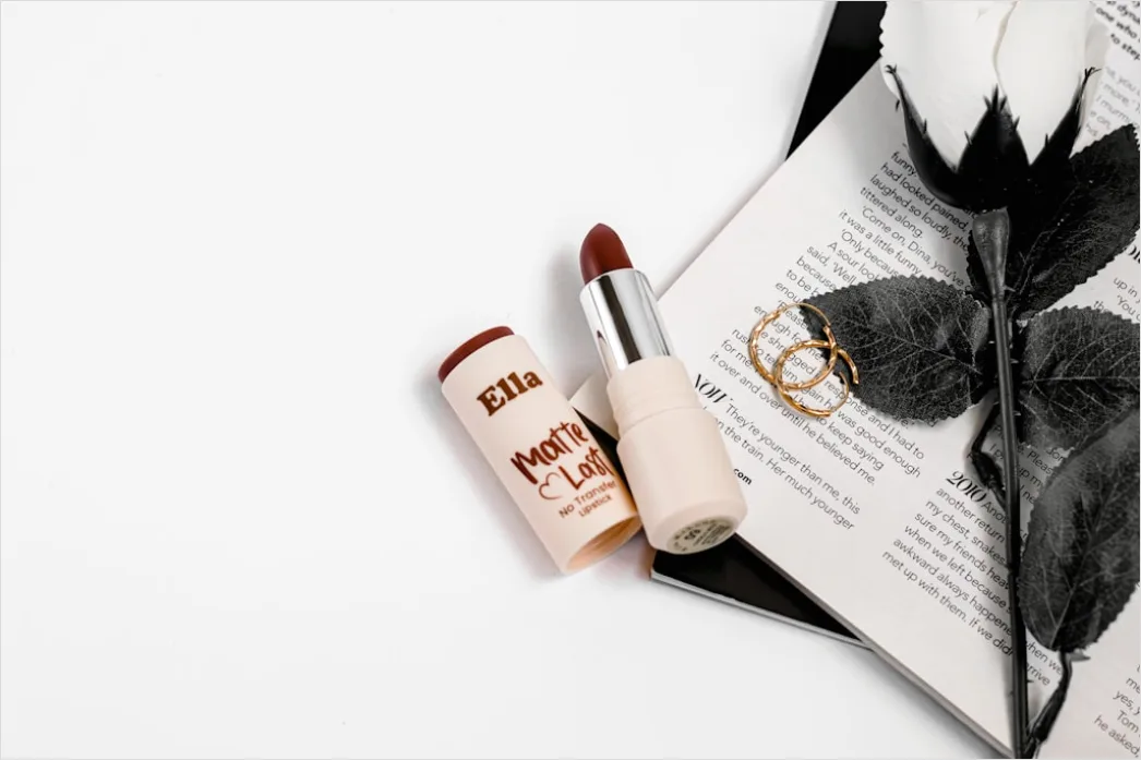 Detail Beauty Products Flat Lay Minimal White Background Number 16