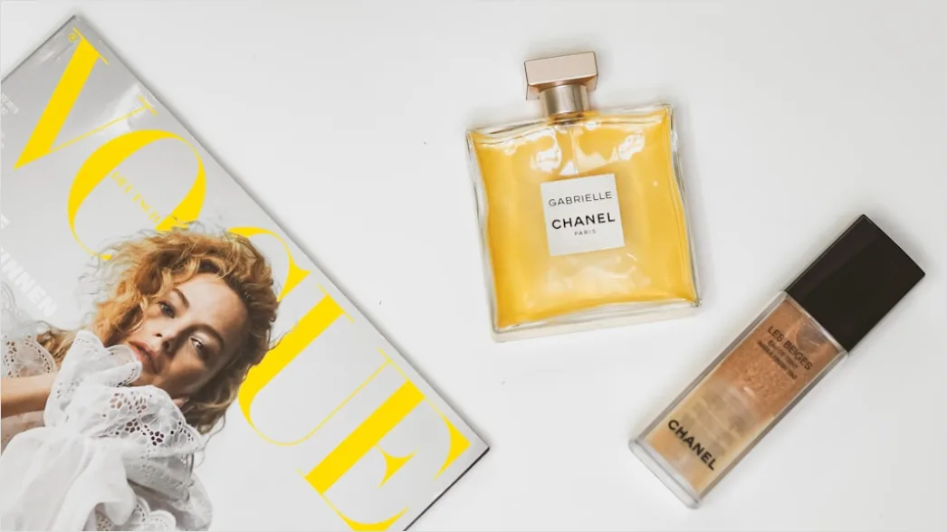 Detail Beauty Products Flat Lay Minimal White Background Number 8