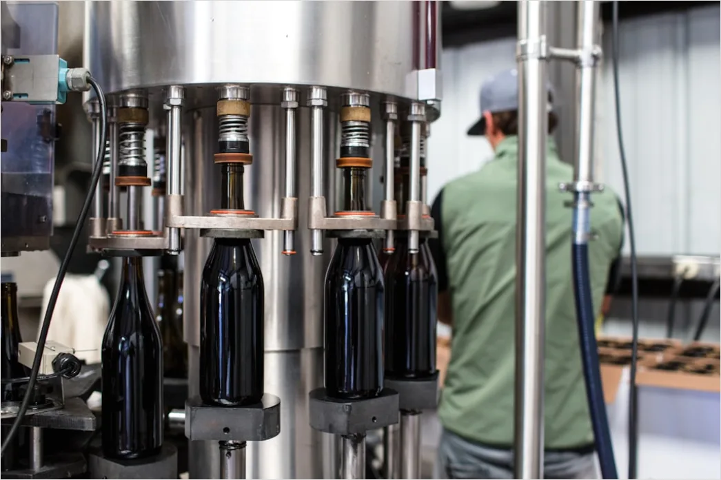 Detail Beverage Factory Bottling Line Automated Filling Number 7