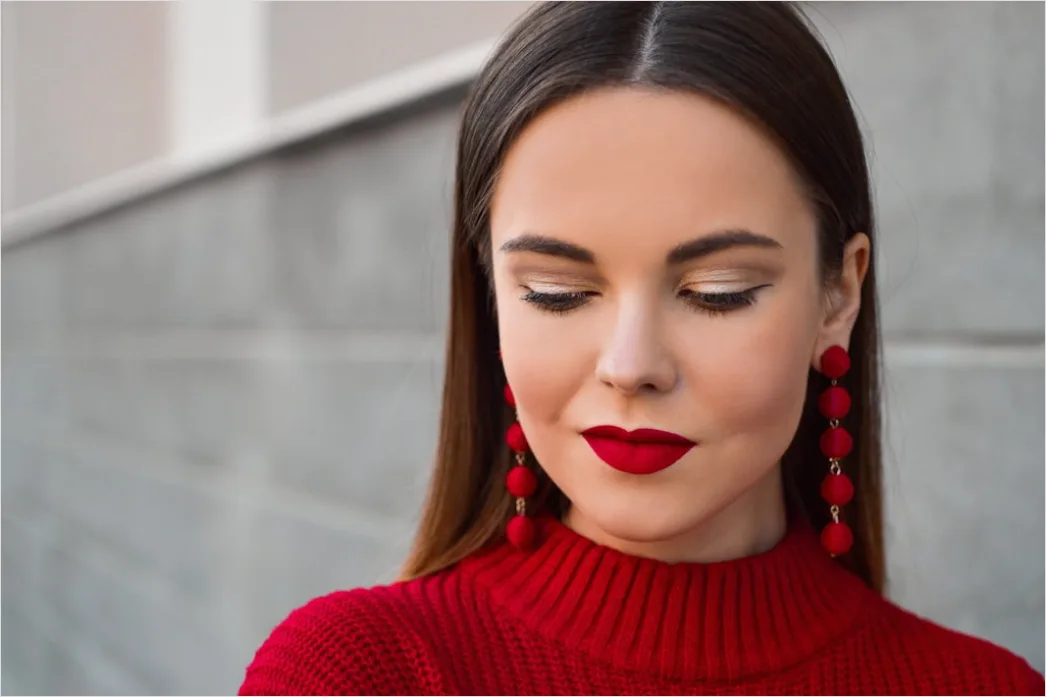 Bold Red Lip Makeup Look For Evening 9403