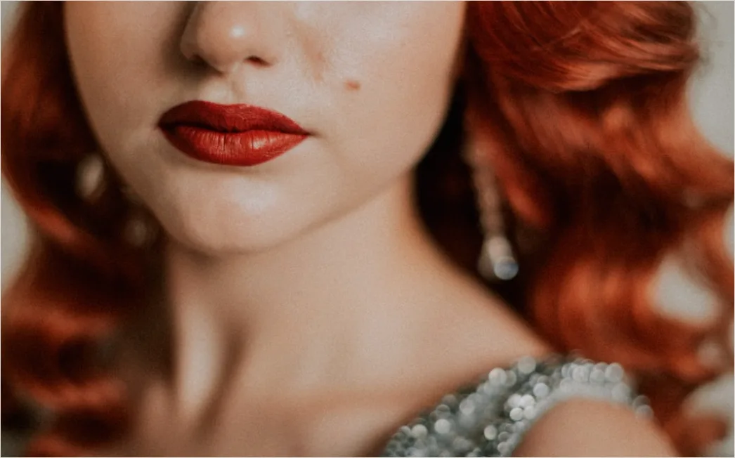 Detail Bold Red Lip Makeup Look For Evening Number 18