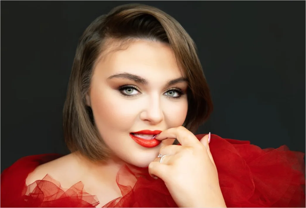 Detail Bold Red Lip Makeup Look For Evening Number 9