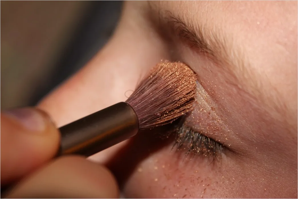 Detail Brown Eye Makeup Look Warm Tones Everyday Number 3