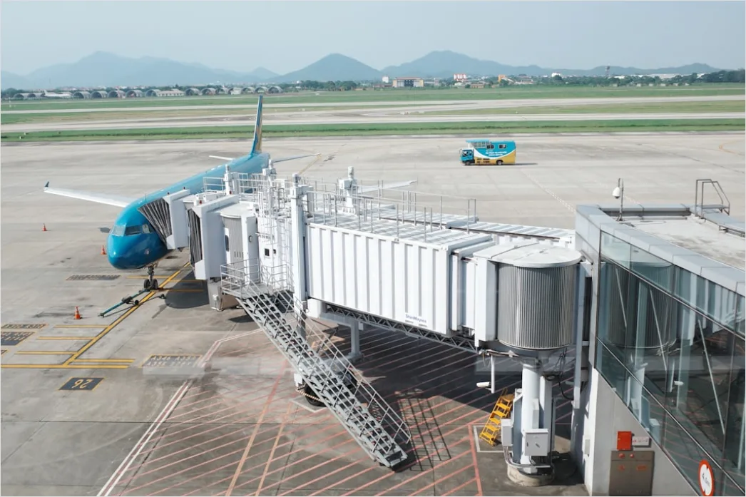 Cargo Plane Loading Freight At Airport Terminal D56f