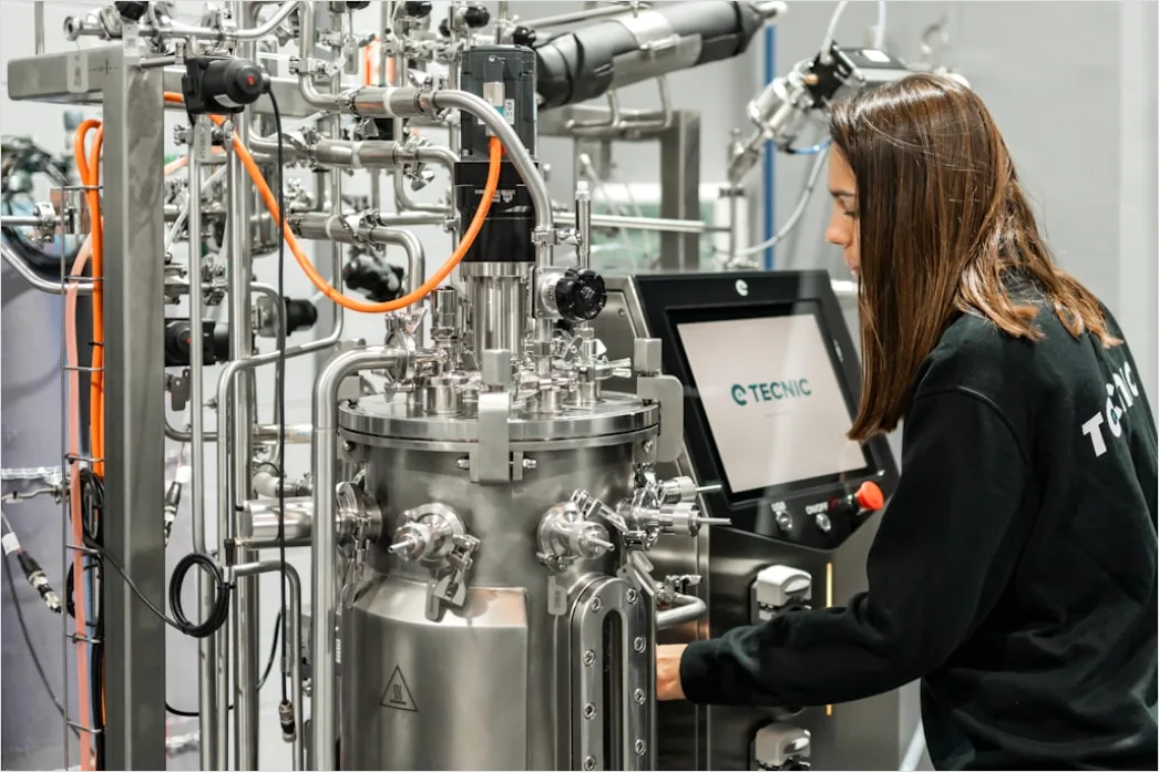 Detail Chemical Engineer Reviewing Process Data Screen Number 4